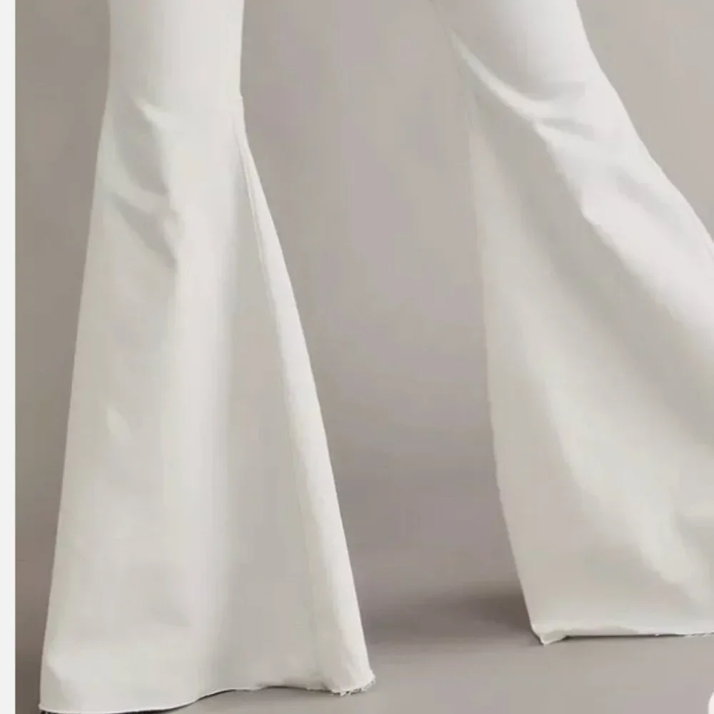 Free People We The Free Bell Bottom Flare Jean White Size 26R - Picture 4 of 8